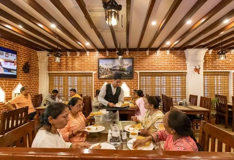 هتل Airport Himalaya Boutique