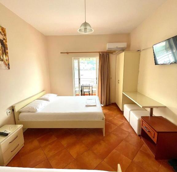 هتل Classic Rooms