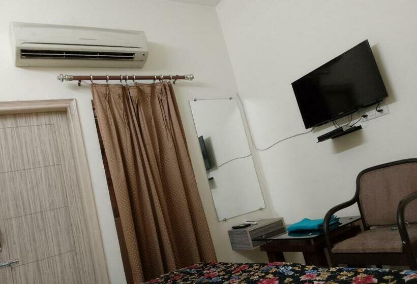 هتل The Royal Elite Guest House