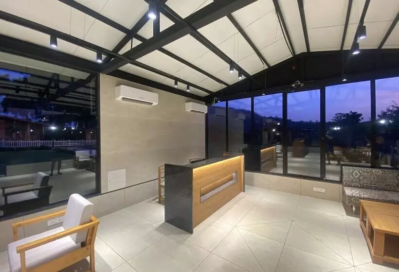 Hotelli Villament Zinc Journey By The Fern, Karjat