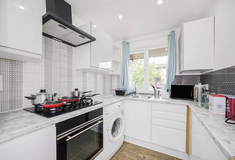 펜션 Verv London Stratford