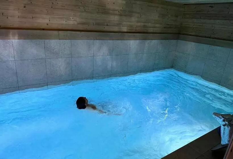 Aamiaismajoitus (B&B) Chalet La Petite Ourse