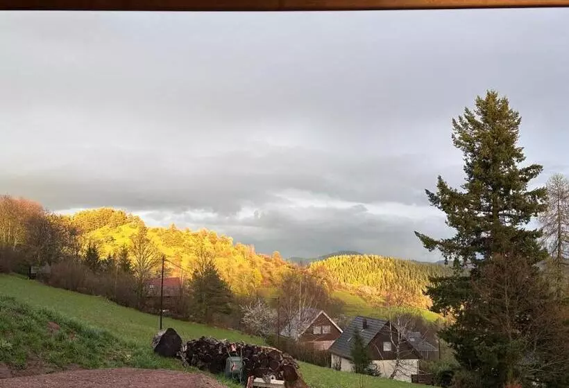 Aamiaismajoitus (B&B) Chalet La Petite Ourse