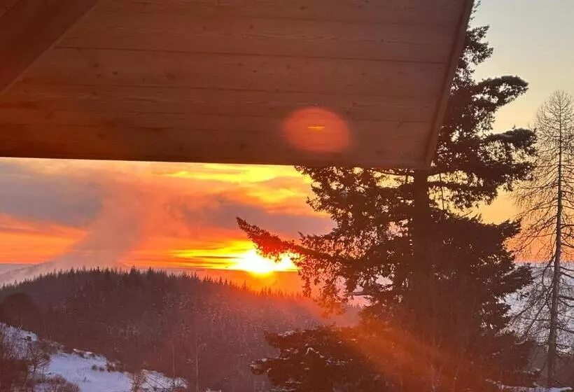 Aamiaismajoitus (B&B) Chalet La Petite Ourse