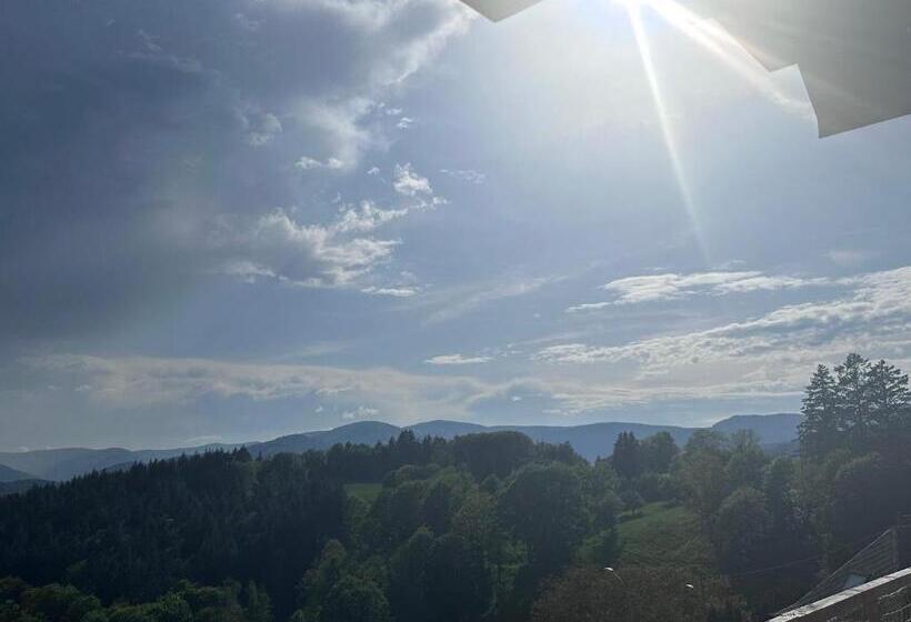 ベッドアンドブレックファースト Chalet La Petite Ourse