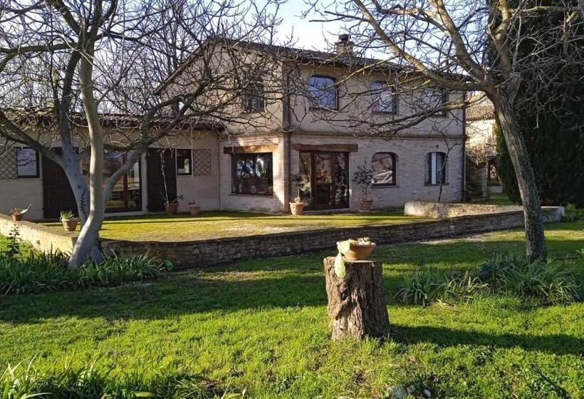 בית מלון כפרי Casale Sul Clitunno