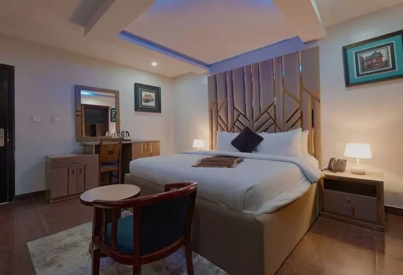 هتل La Regia Airport