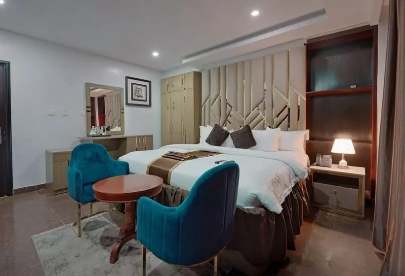 هتل La Regia Airport