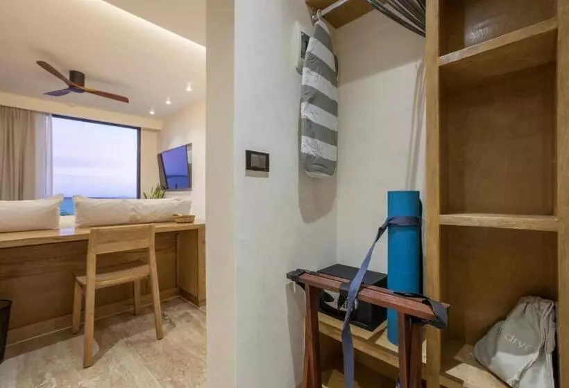 Hotelli Malecón 1680