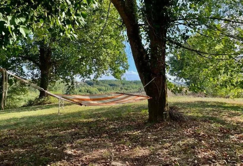 ベッドアンドブレックファースト Domaine Bourgade