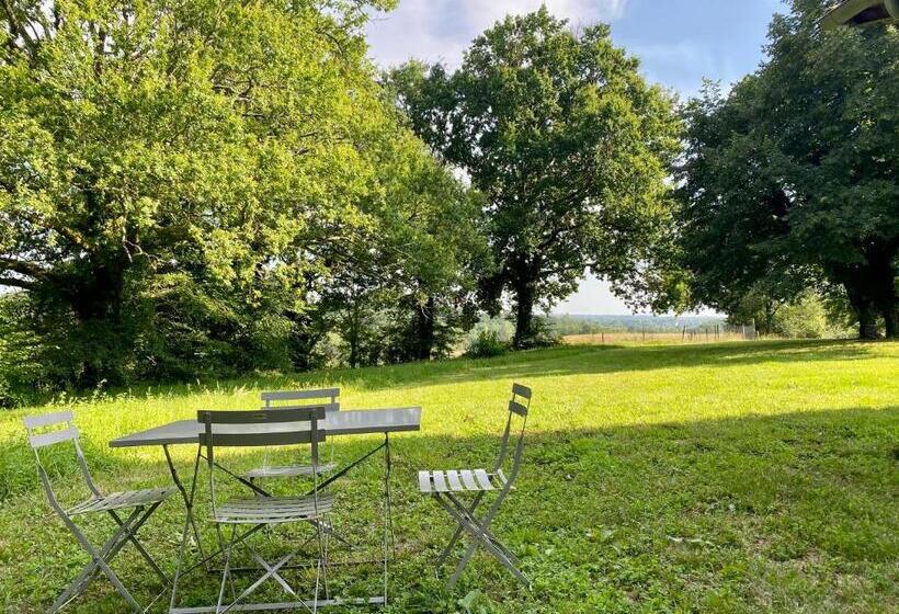 ベッドアンドブレックファースト Domaine Bourgade