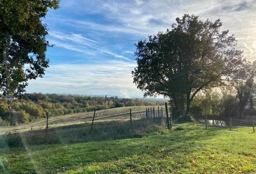 ベッドアンドブレックファースト Domaine Bourgade