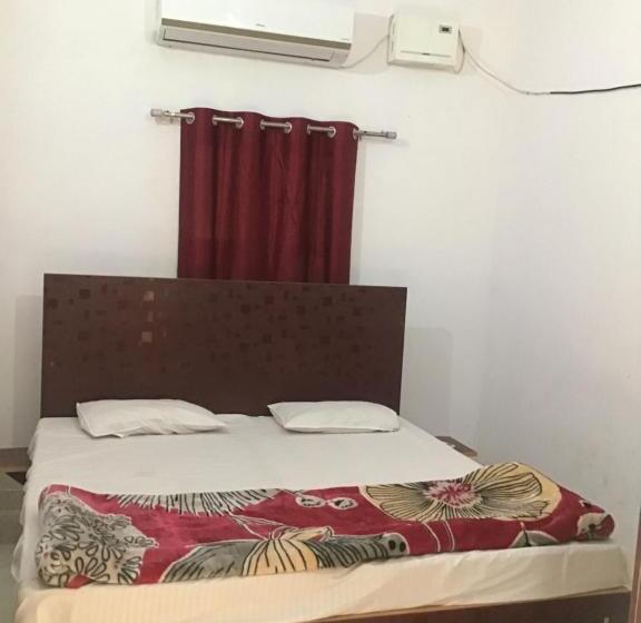 Bed and Breakfast Rita Shree Homestay At Ayodhya Highway