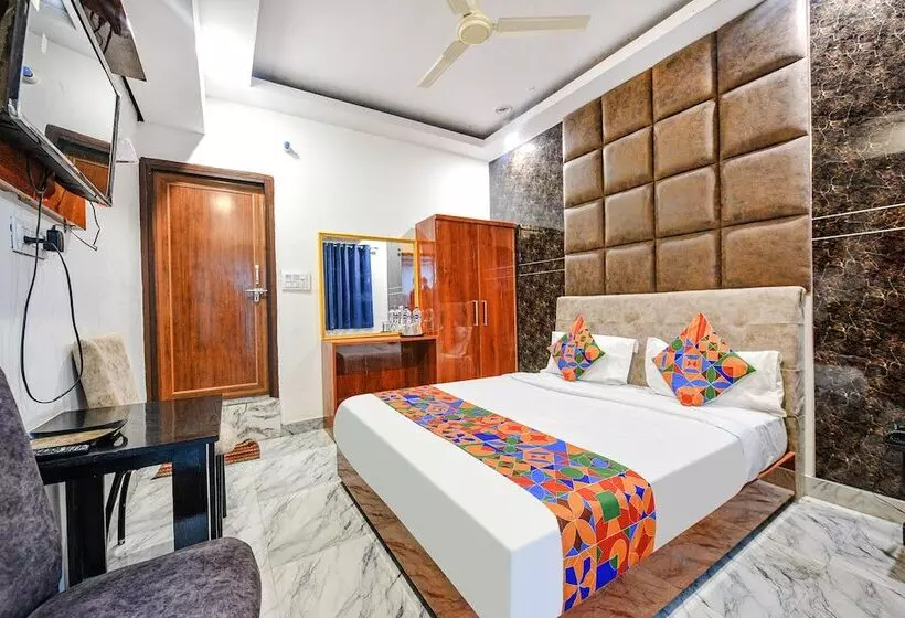 Fabhotel Ice Berg