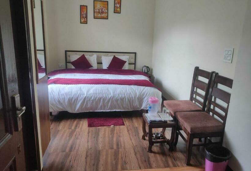 בית מלון כפרי Collection O White Villa