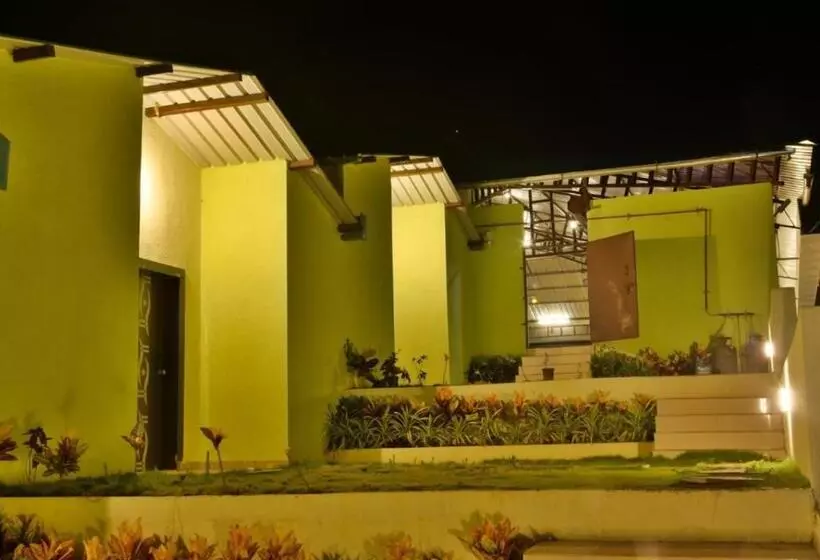 ホテル Nk S Silver Mine Resto Bar & Lodge Chikhalse