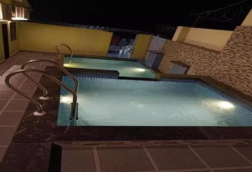 ホテル Nk S Silver Mine Resto Bar & Lodge Chikhalse