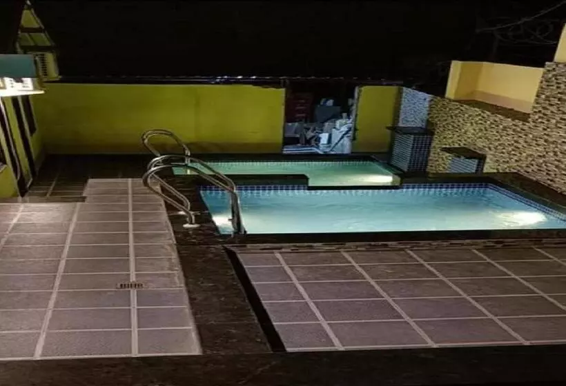 ホテル Nk S Silver Mine Resto Bar & Lodge Chikhalse