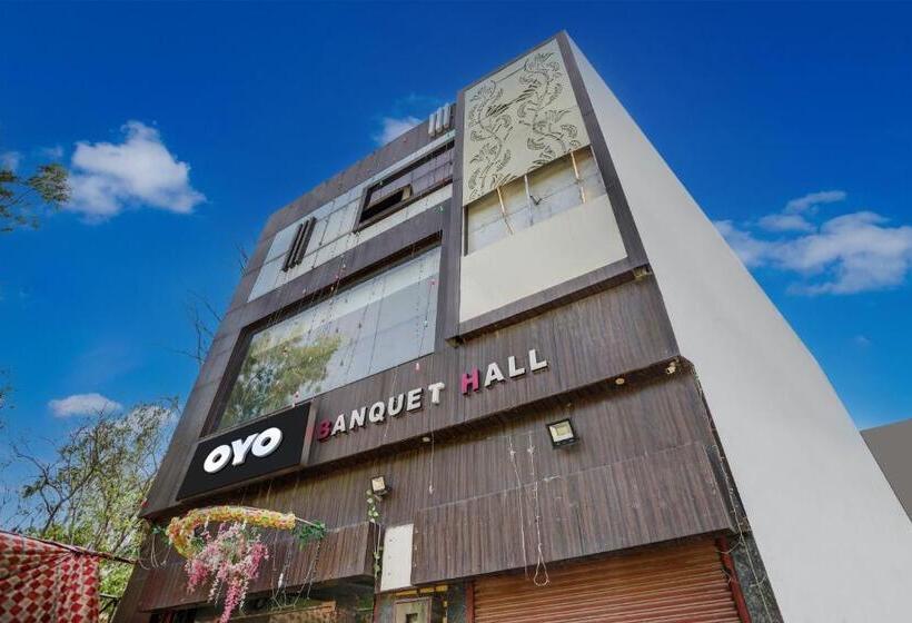 호텔 Oyo Flagship 81328 Panjabi