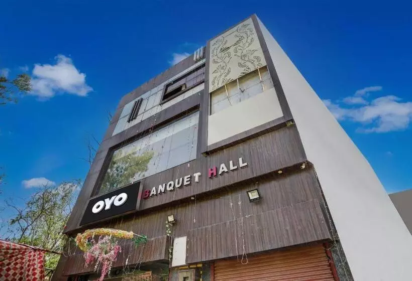 ホテル Oyo Flagship 81328  Panjabi