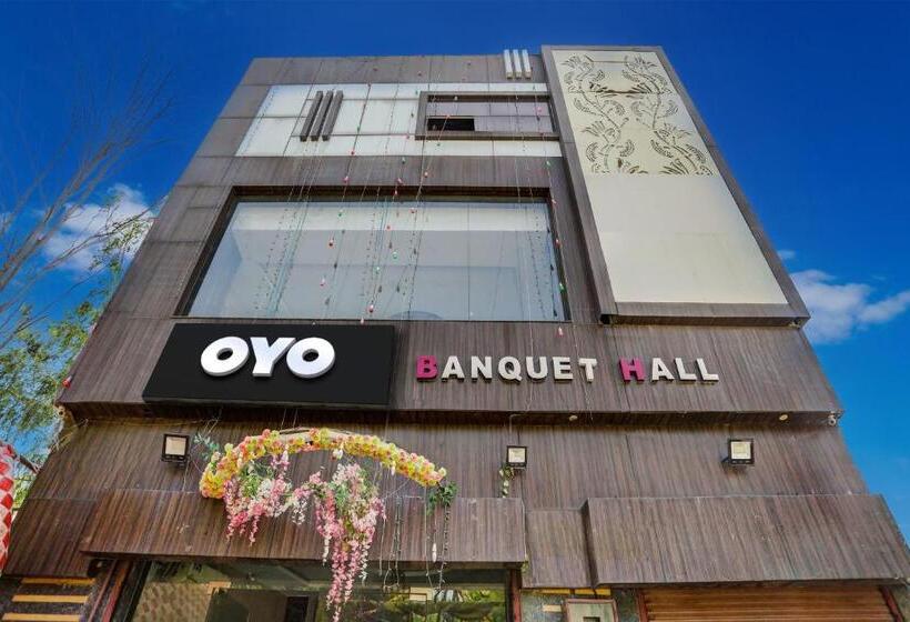 호텔 Oyo Flagship 81328 Panjabi