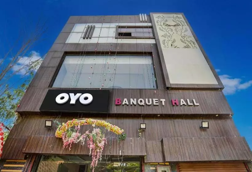 ホテル Oyo Flagship 81328  Panjabi