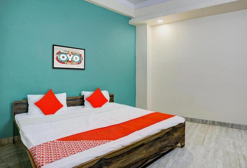 هتل Oyo Flagship 81328  Panjabi