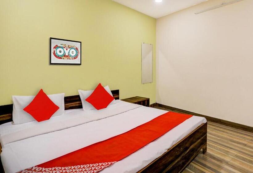 هتل Oyo Flagship 81328  Panjabi