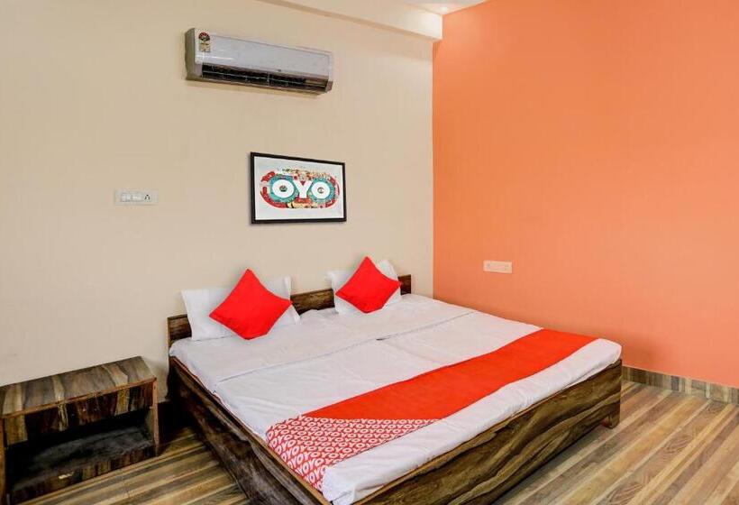 هتل Oyo Flagship 81328  Panjabi