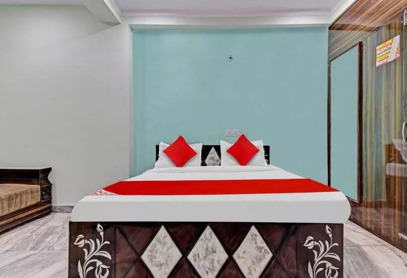 Hotelli Oyo Flagship 81340  Diamond Inns