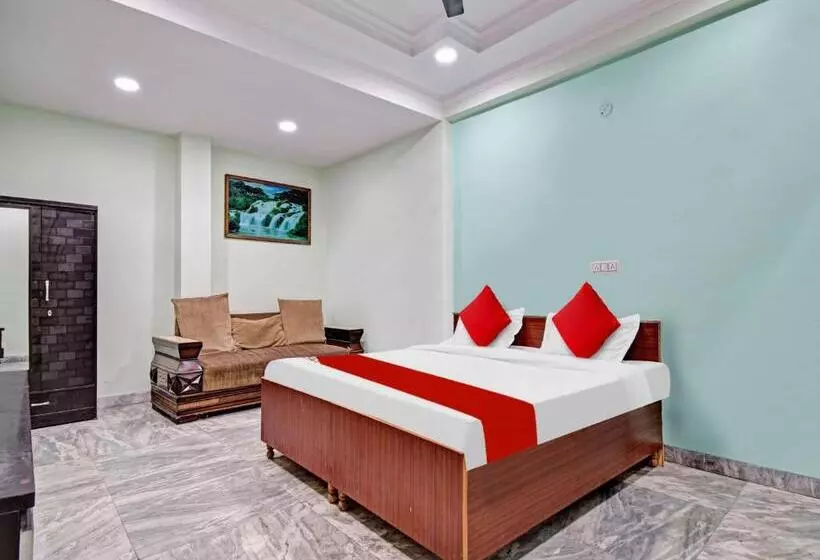 Hotelli Oyo Flagship 81340  Diamond Inns