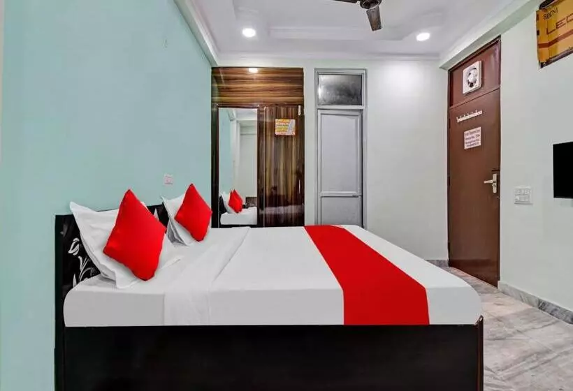 Hotelli Oyo Flagship 81340  Diamond Inns