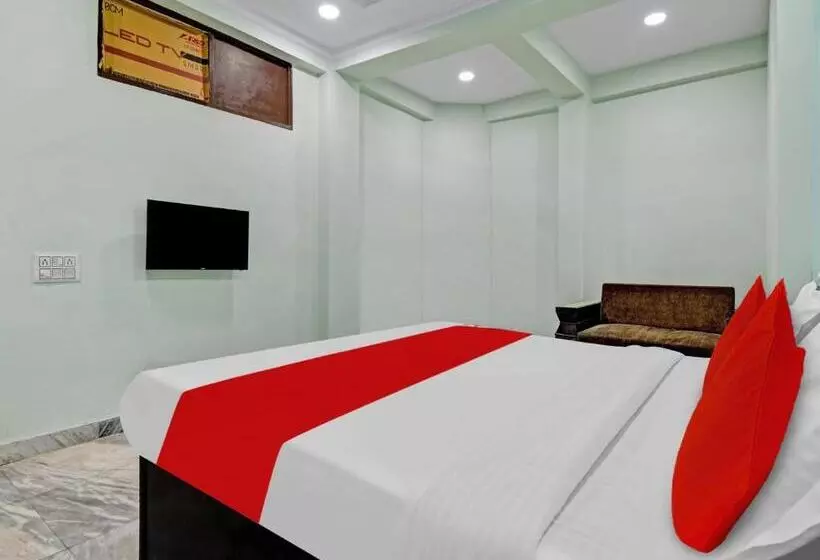 Hotelli Oyo Flagship 81340  Diamond Inns