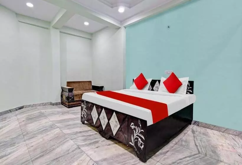 Hotelli Oyo Flagship 81340  Diamond Inns