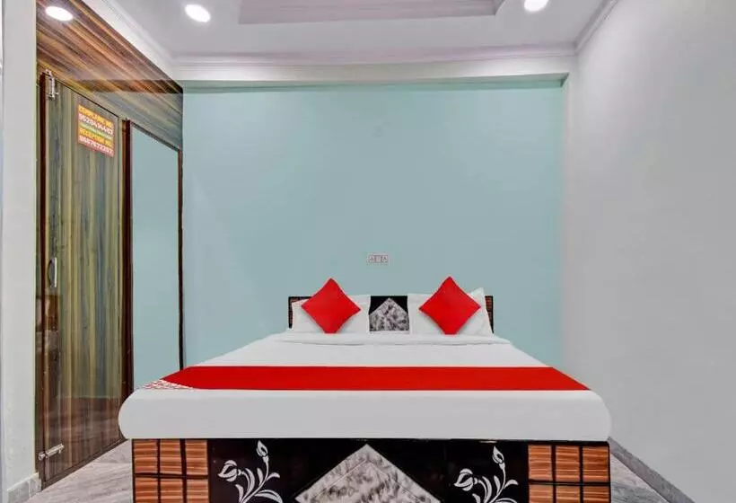 Hotelli Oyo Flagship 81340  Diamond Inns