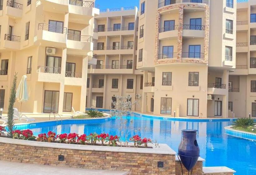 Aqua Tropical Resort Near El Gouna Hurghada