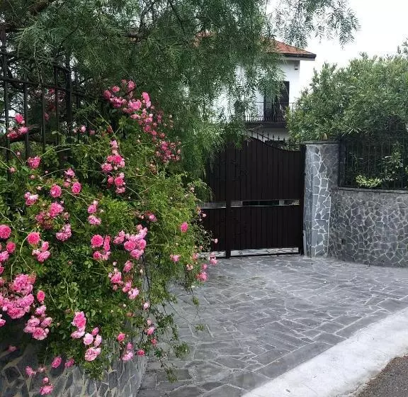 تختخواب و صبحانه Etna Petit Relais