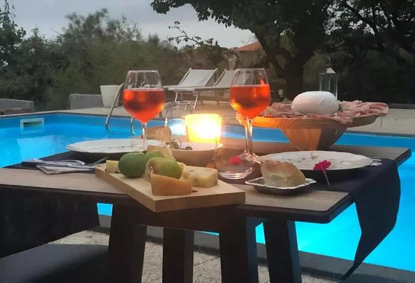 تختخواب و صبحانه Etna Petit Relais
