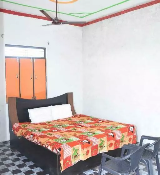 Hotelli Spot On 81155 Tarun Guest House
