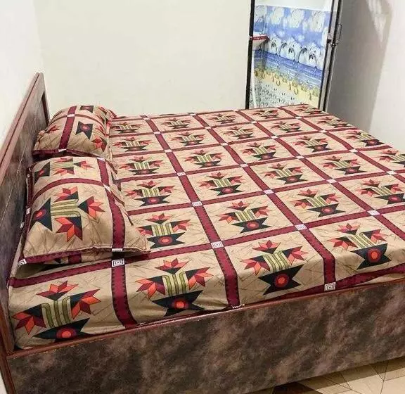 Hotelli Spot On 81155 Tarun Guest House