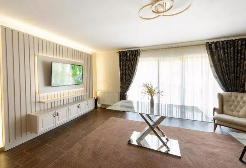 ペンション Casa De La Munte