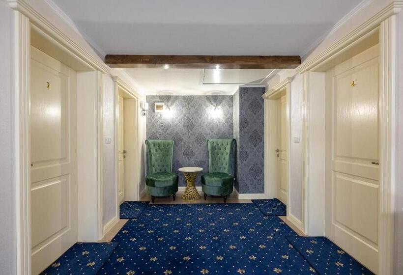 膳宿费 Casa De La Munte