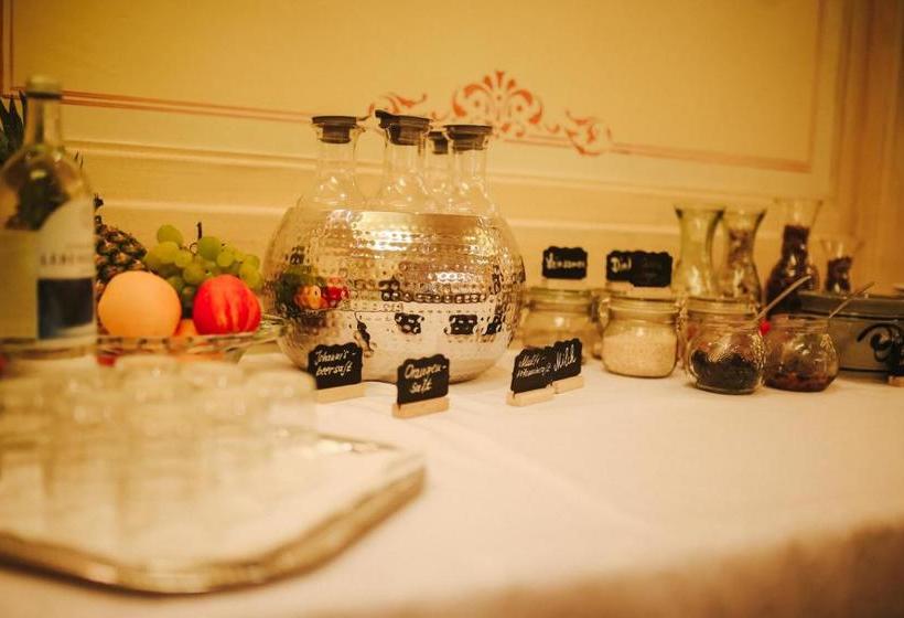 호텔 & Restaurant Adler