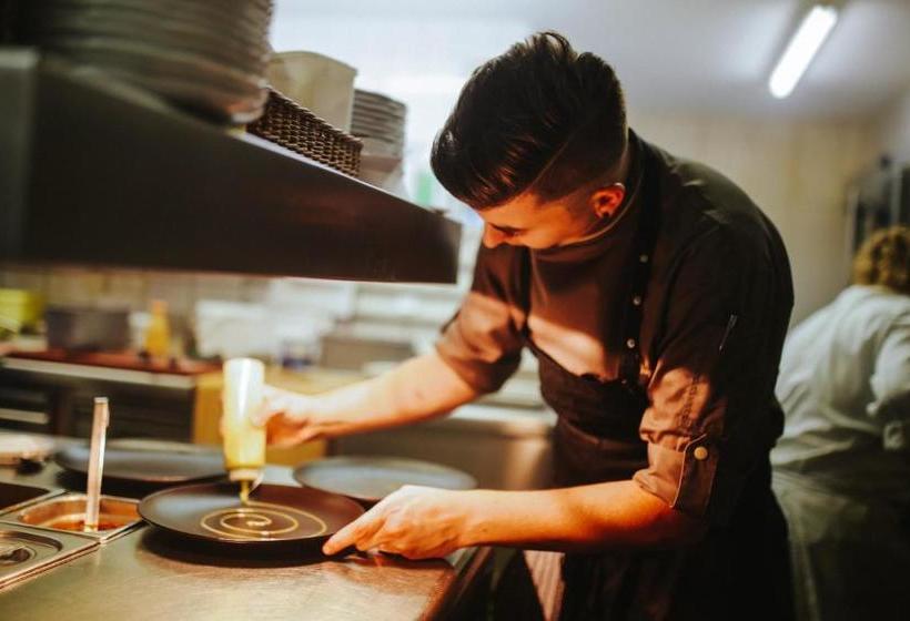 호텔 & Restaurant Adler