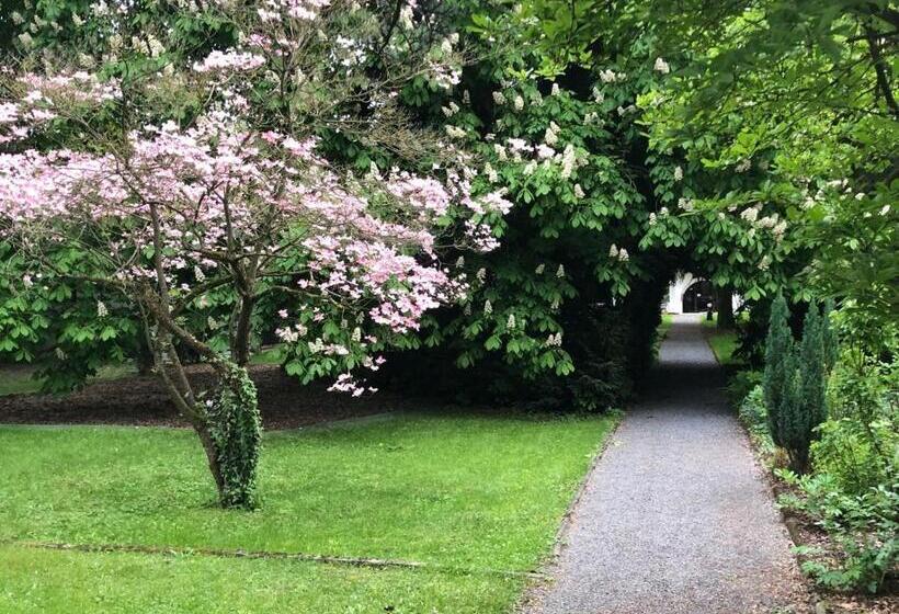 هتل Büchner Garni