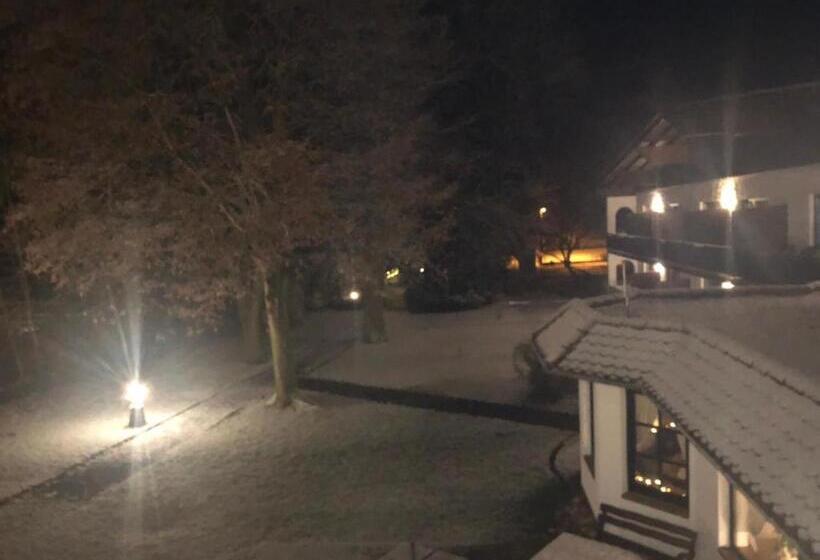 هتل Büchner Garni