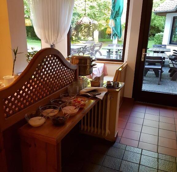 هتل Büchner Garni