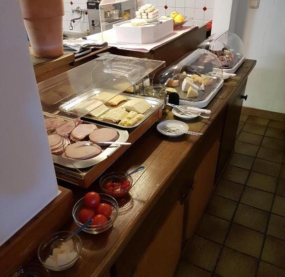 هتل Büchner Garni