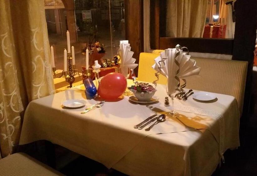 هتل Büchner Garni