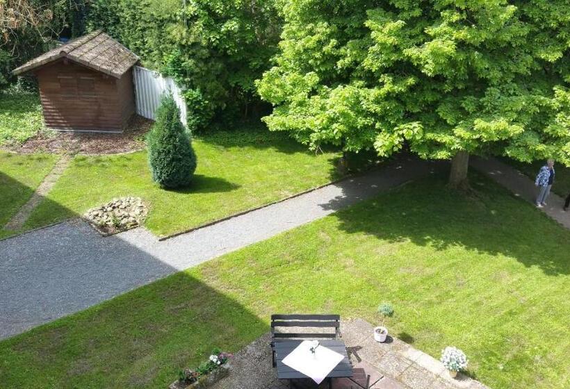 هتل Büchner Garni